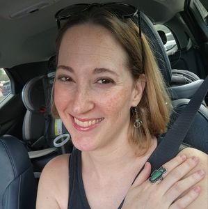 Meet your Posher, Leah